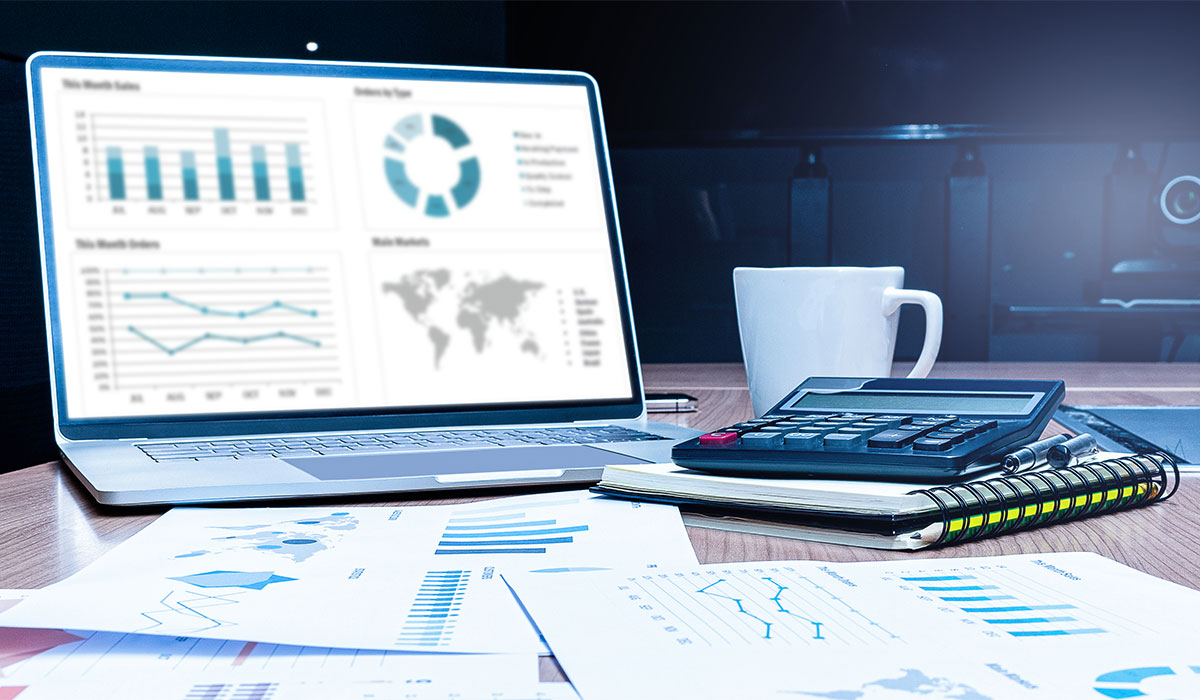 Accountant supporting client with Self Assessment tax return in Scunthorpe